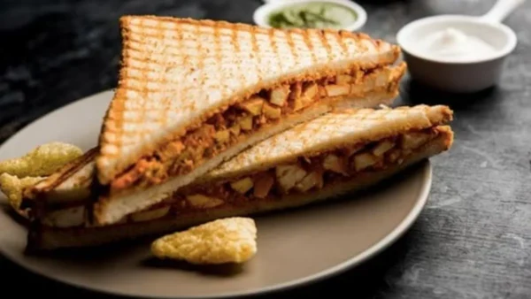 Paneer Makhani Sandwich