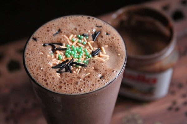 Nuttela Almond Shake